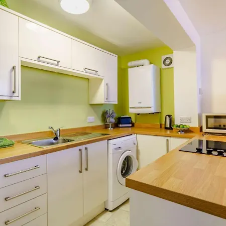 2 Bed In Oc-85514 Lägenhet *